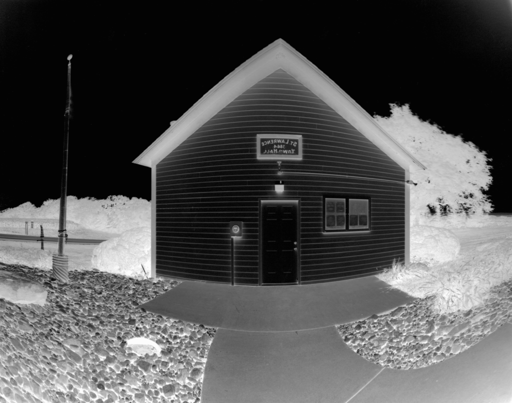 Formal view of the St. Lawrence town hall.